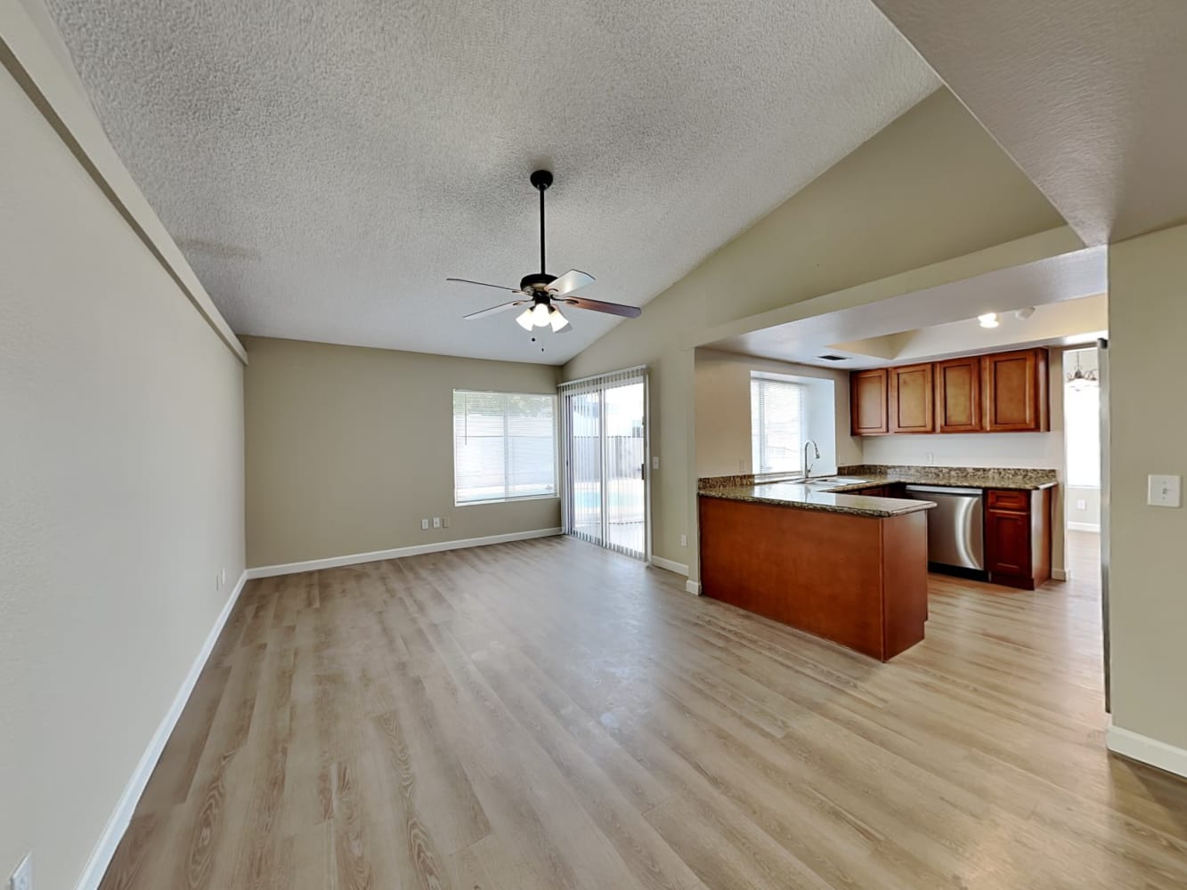 1430 E Sheffield Ave photo 5