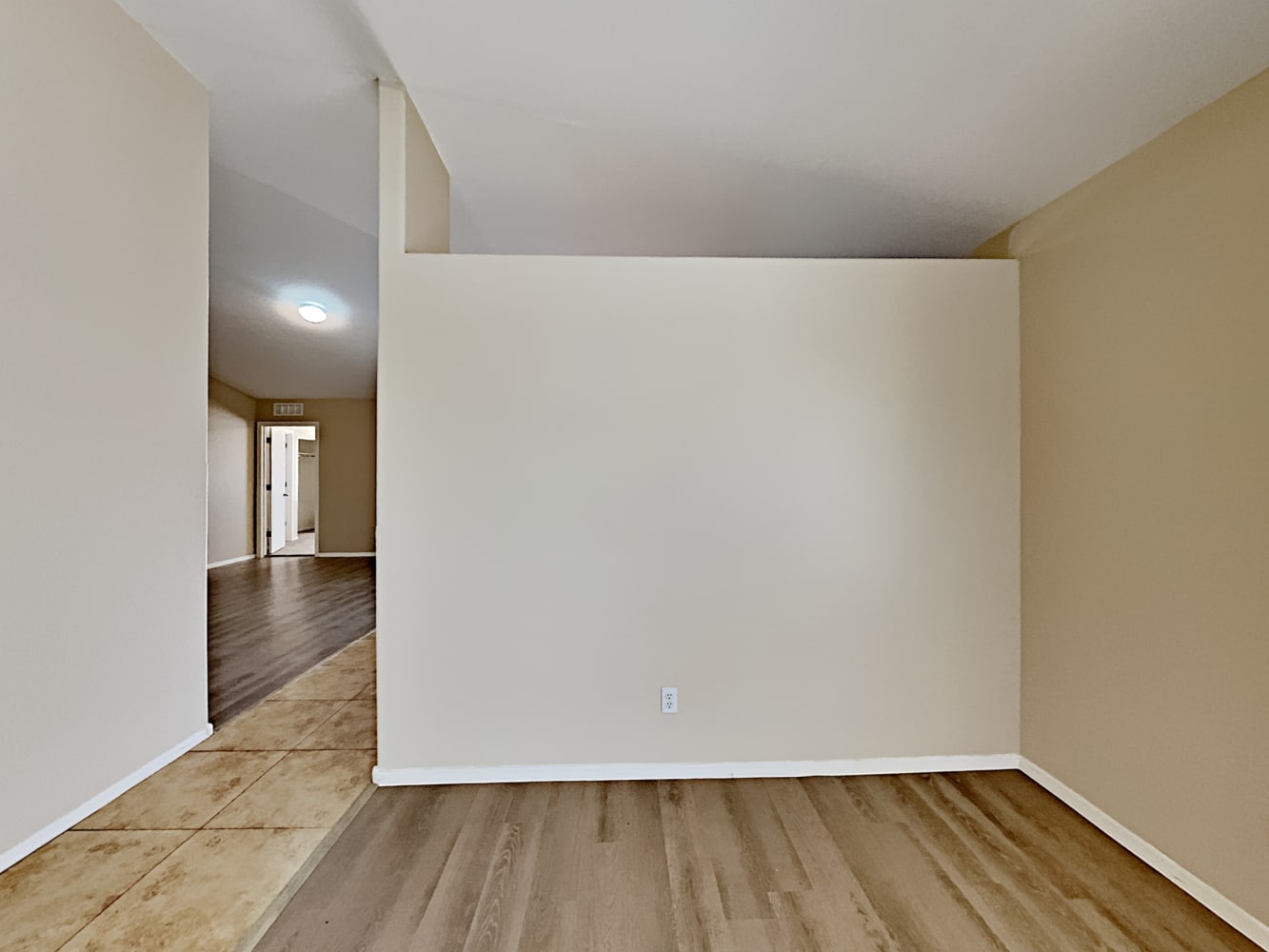 2841 W La Salle St photo 5