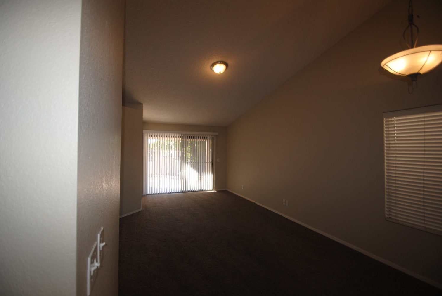737 E Sack Dr photo 3