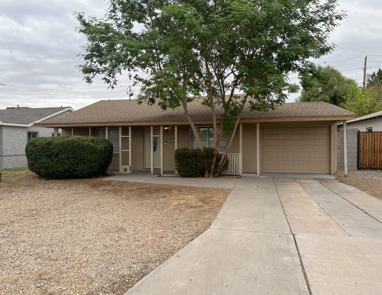 2747 N Greenfield Rd Phoenix, AZ 85006 photo 2
