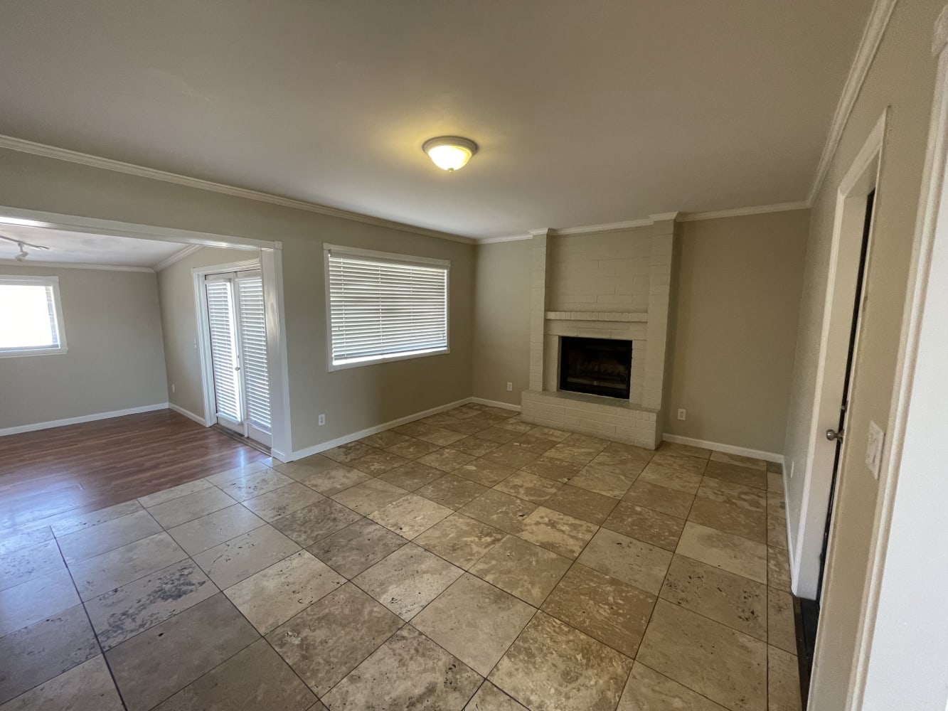 1446 E Forge Ave photo 4