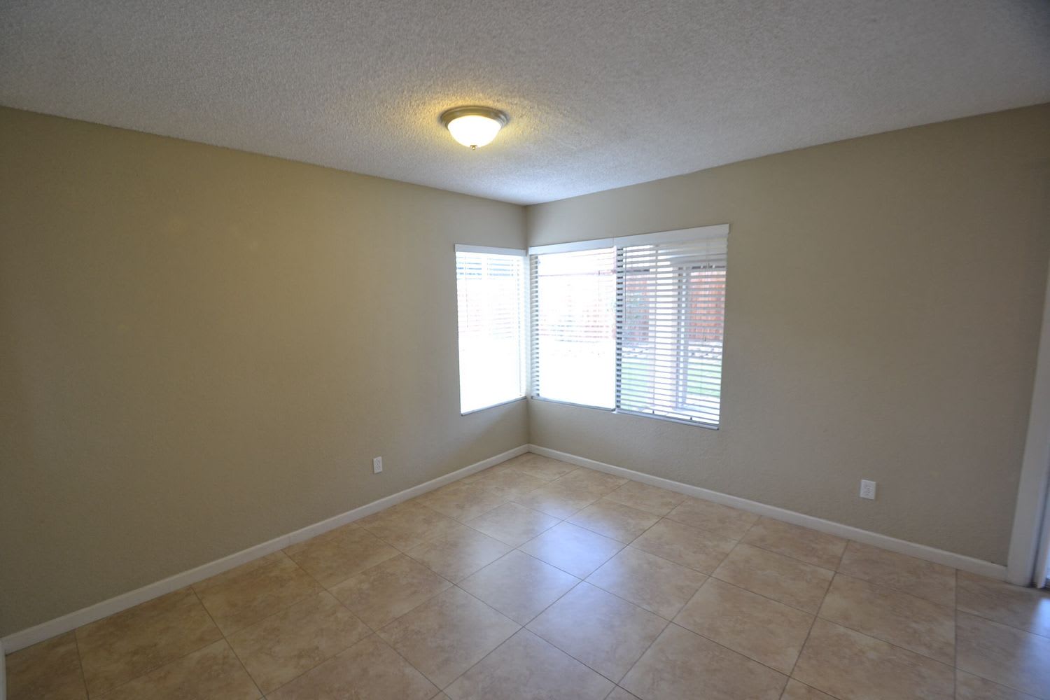 16371 Hazelwood Ct photo 2