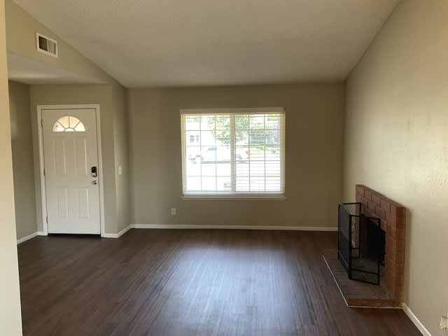 5055 Citadel Ave photo 2