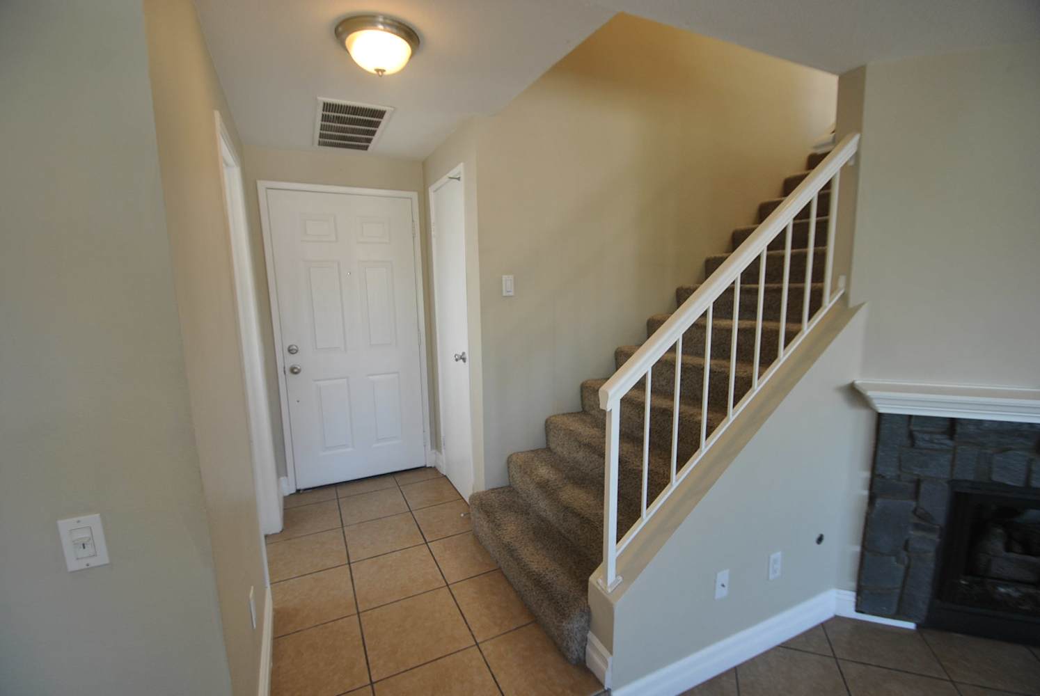 14772 Long View Dr photo 2