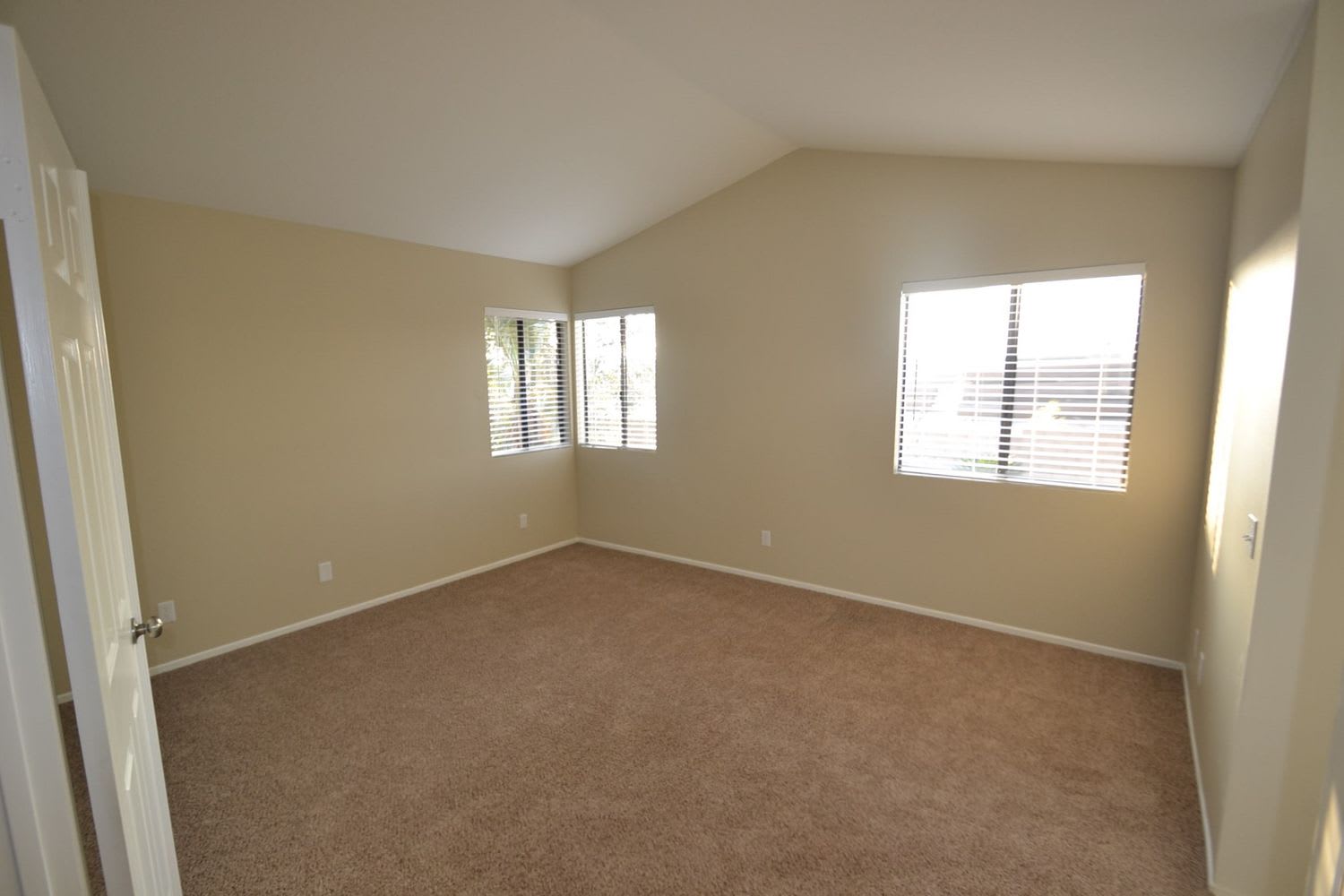 1785 Via Verde Dr photo 4