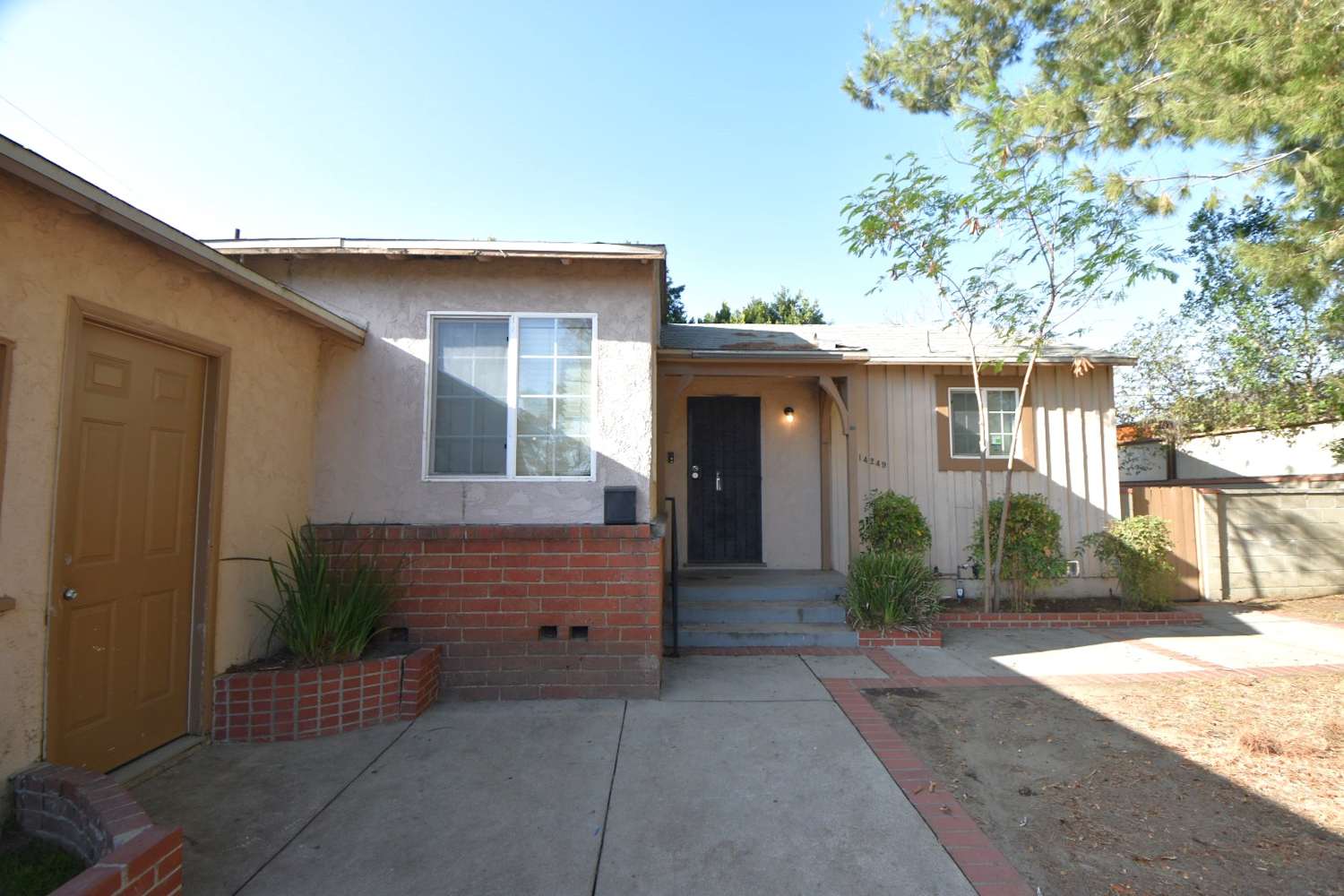 14249 Hoyt St photo 2
