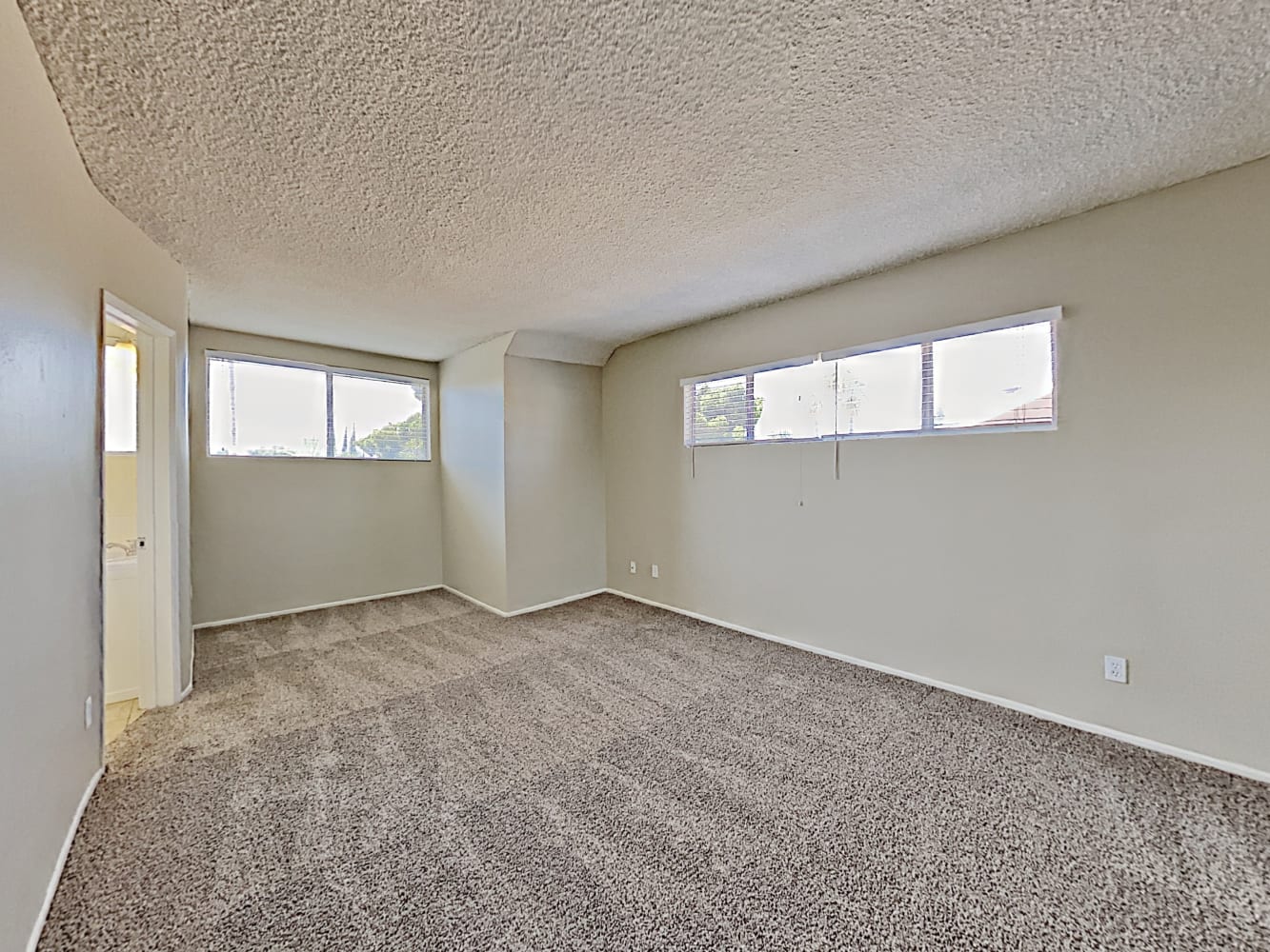 7652 Goodland Ave photo 4