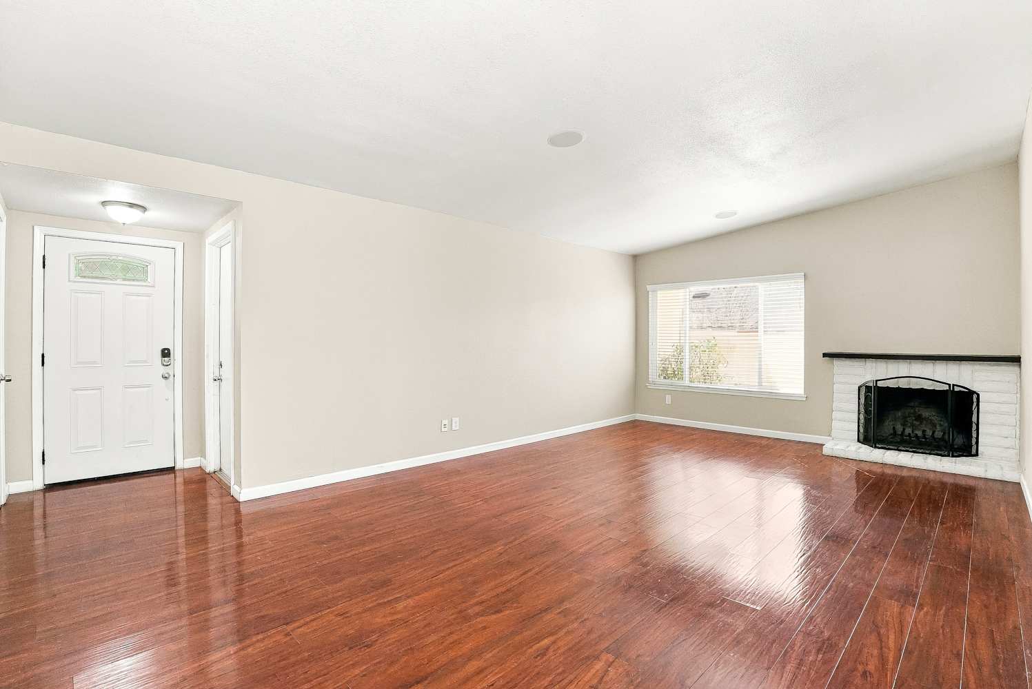 2373 Shreve Ave photo 3