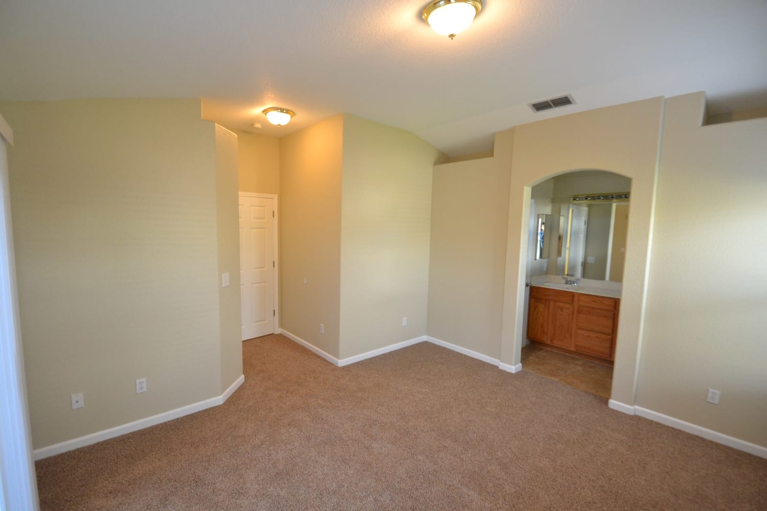 7479 Damascas Dr photo 5