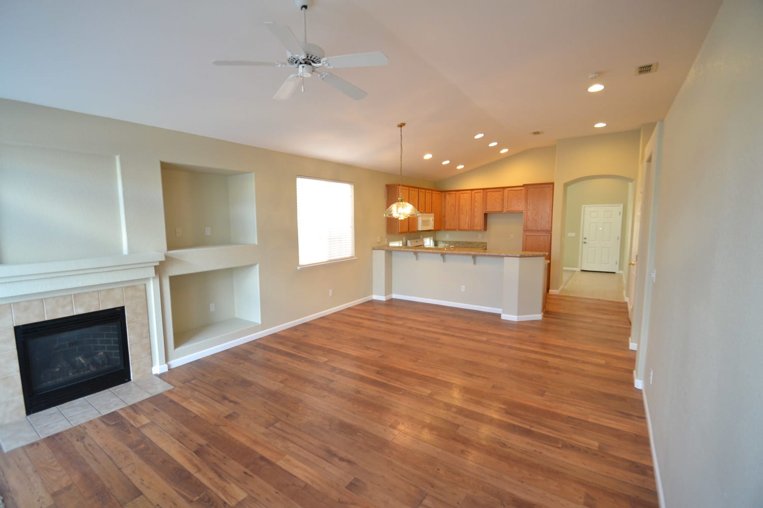 7479 Damascas Dr photo 2