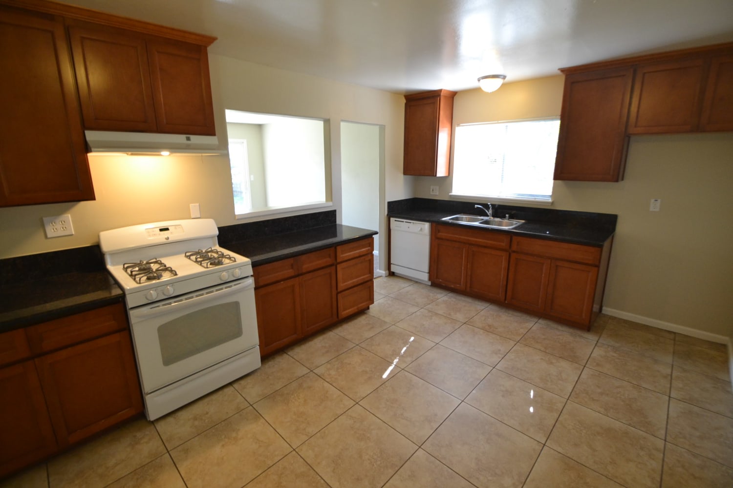 2328 67th Ave photo 4