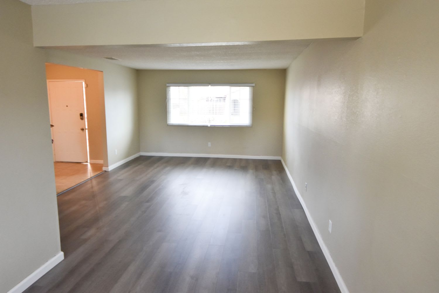 560 E Wigeon Way photo 2
