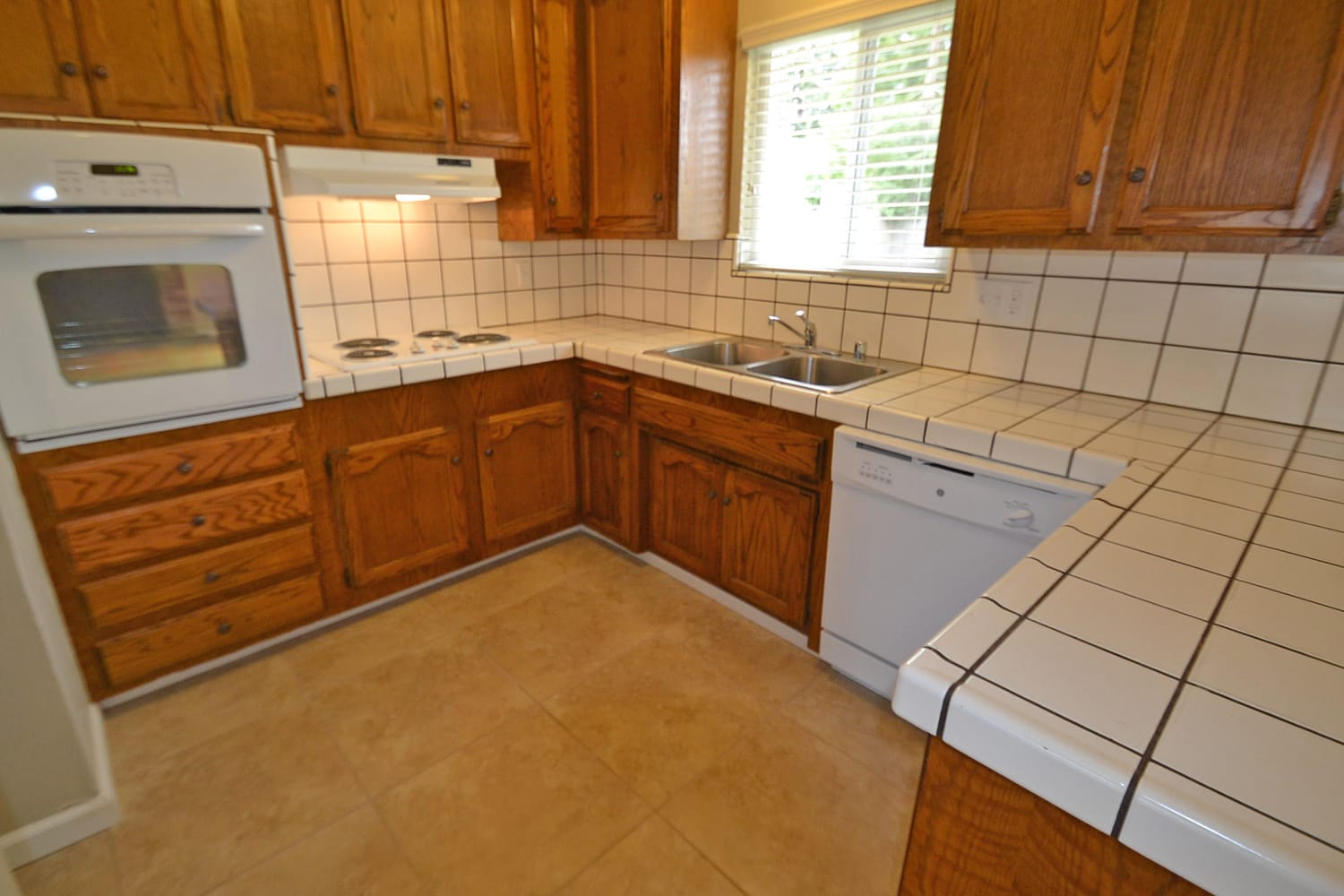 2432 El Rocco Way photo 3
