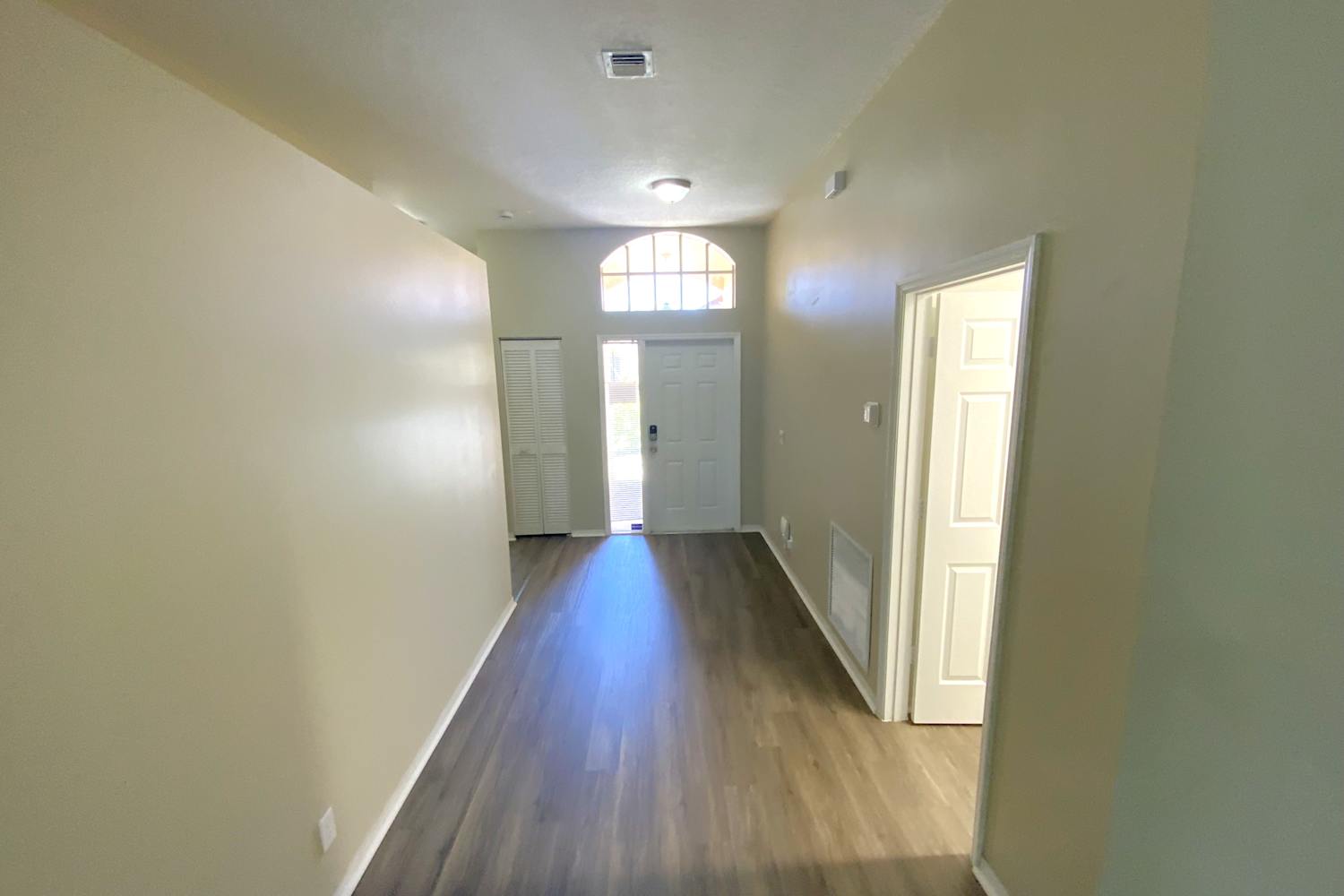 7774 Hoffy Cir photo 2