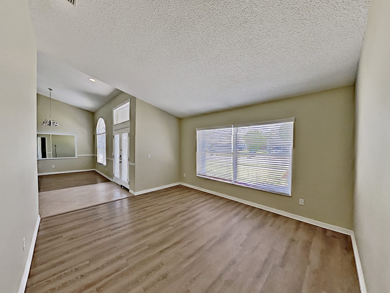 5195 Deer Creek Dr photo 4