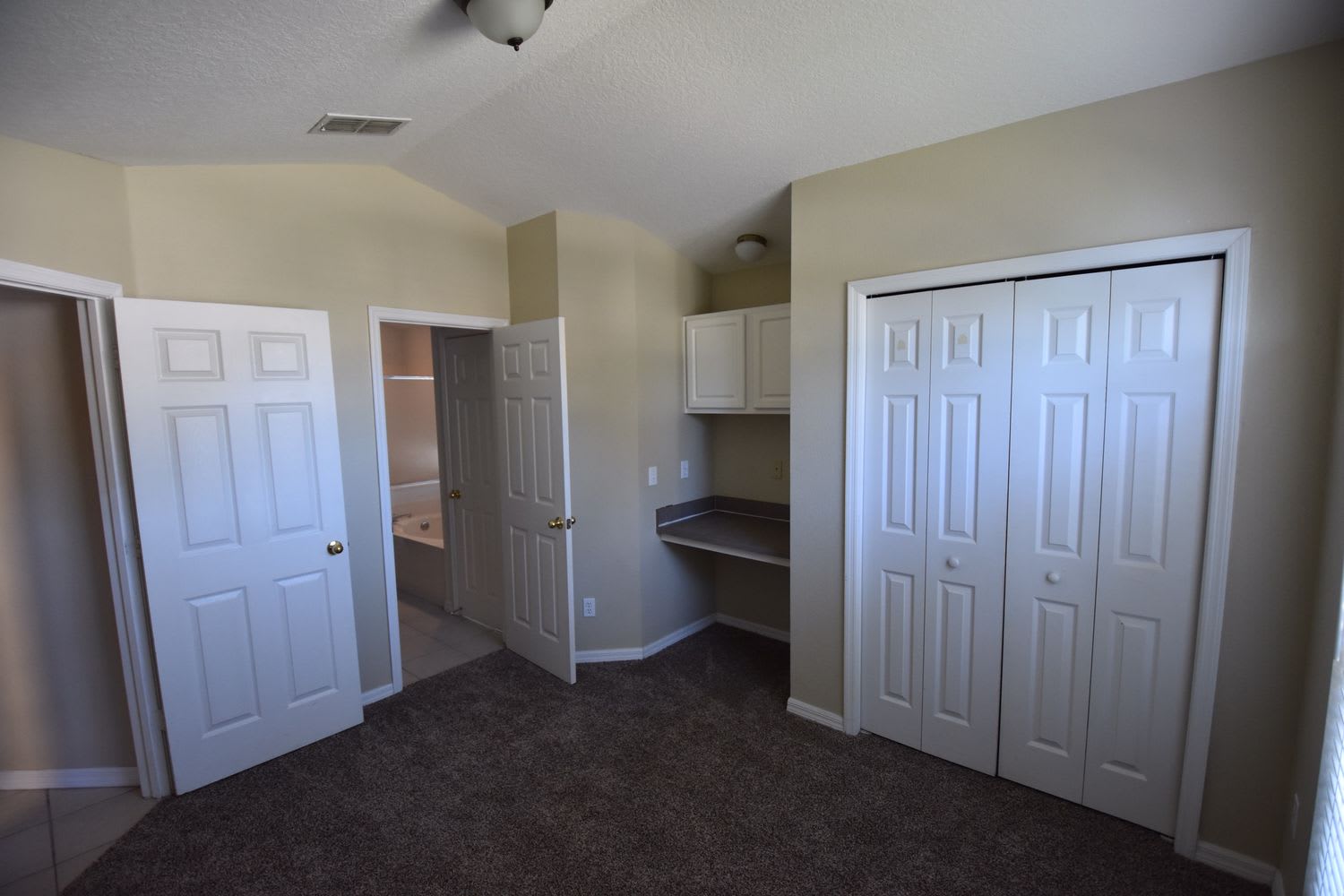 300 Balogh Pl photo 5