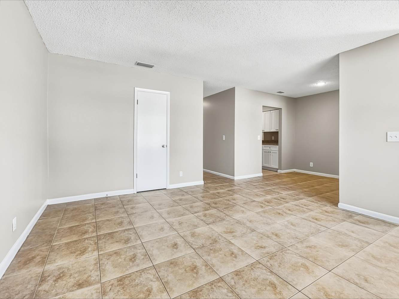 512 E Hilda Dr photo 5