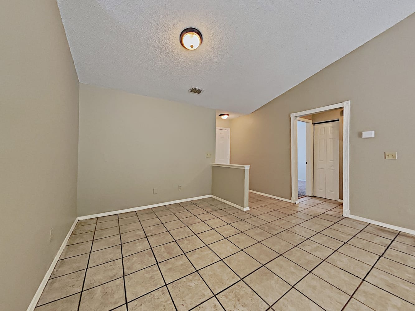1714 Brandon Trace Ave photo 4