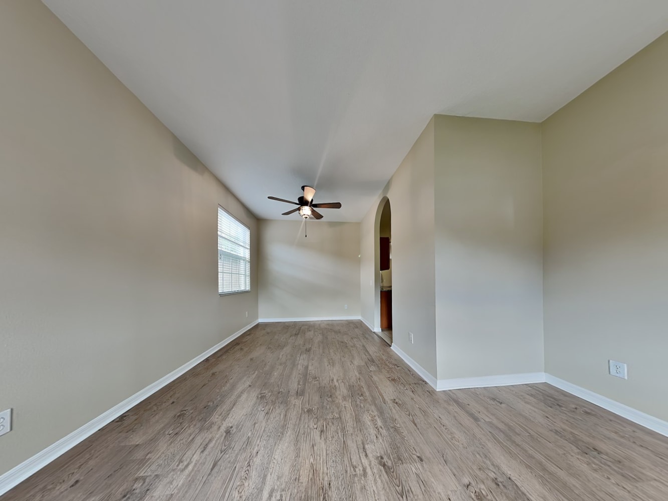 3142 Gianna Way photo 4
