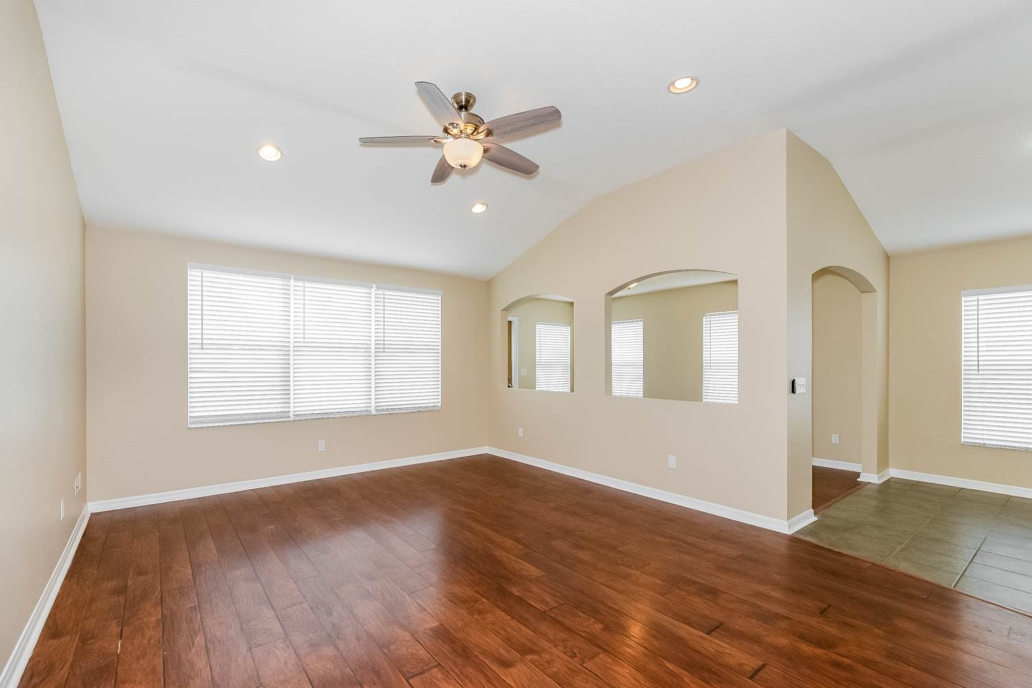 1817 Raven Glen Dr photo 3