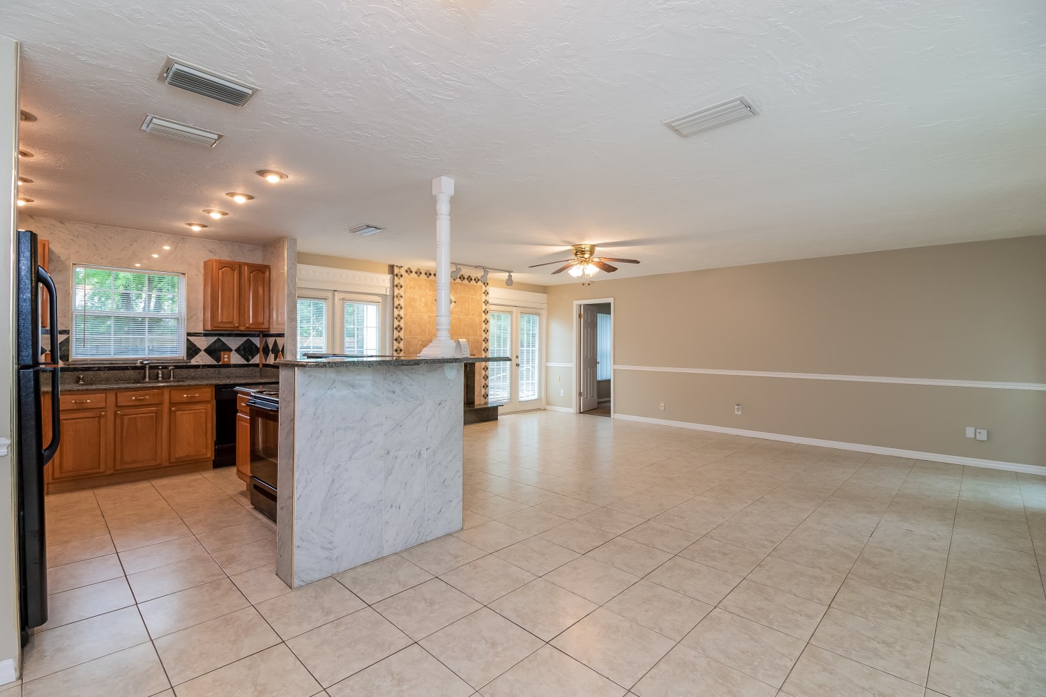 1007 Ell Way photo 5