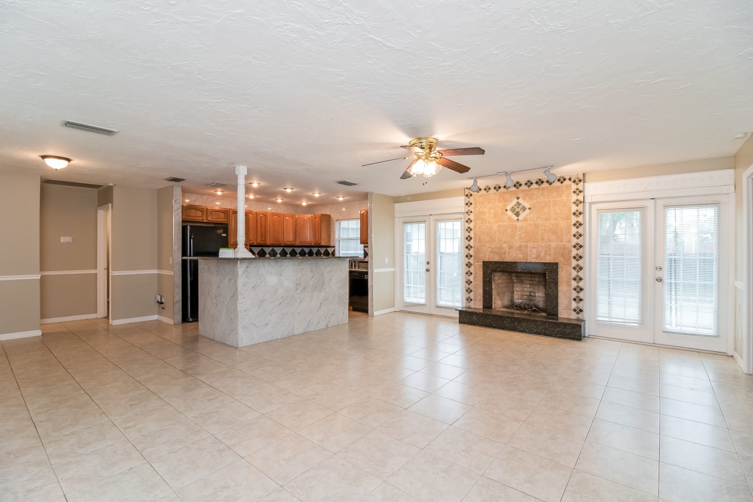 1007 Ell Way photo 3