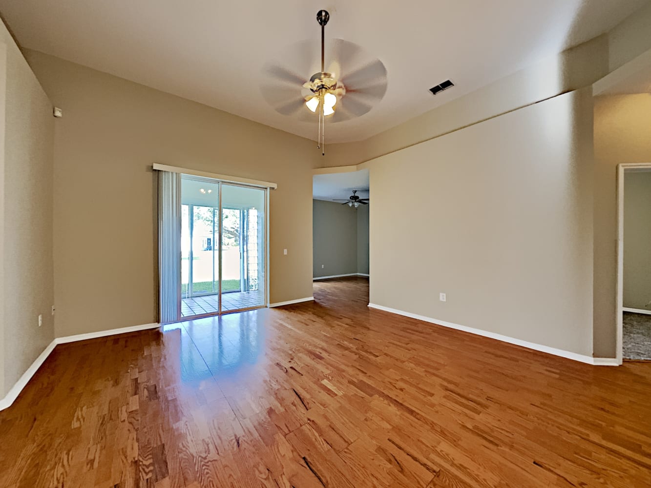 12331 Hollybush Ter photo 3