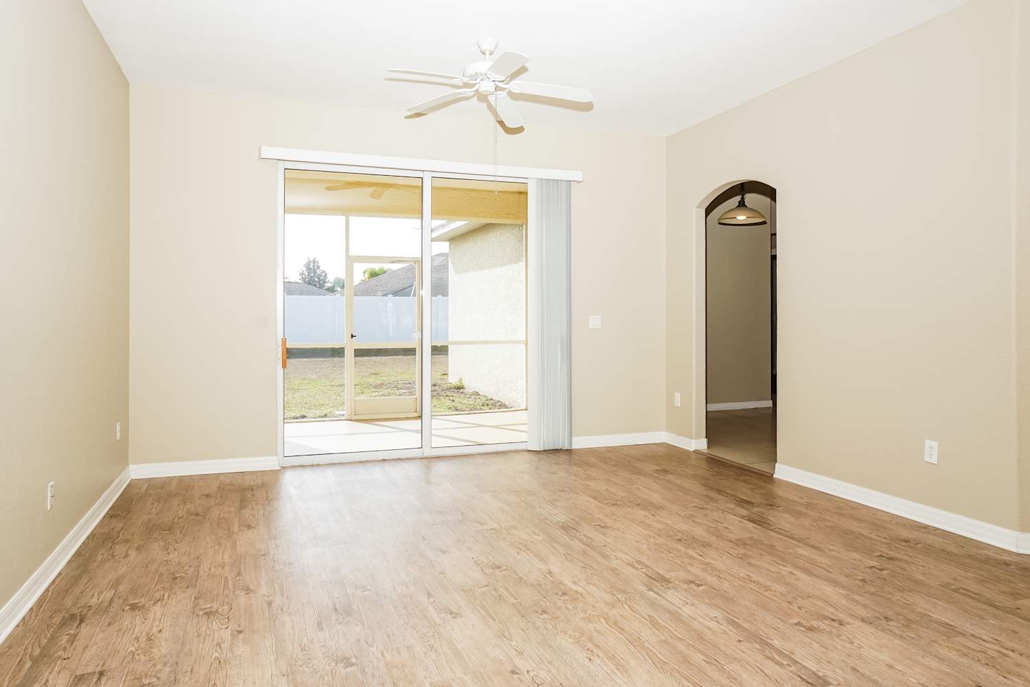 7661 Glenallen Blvd photo 3