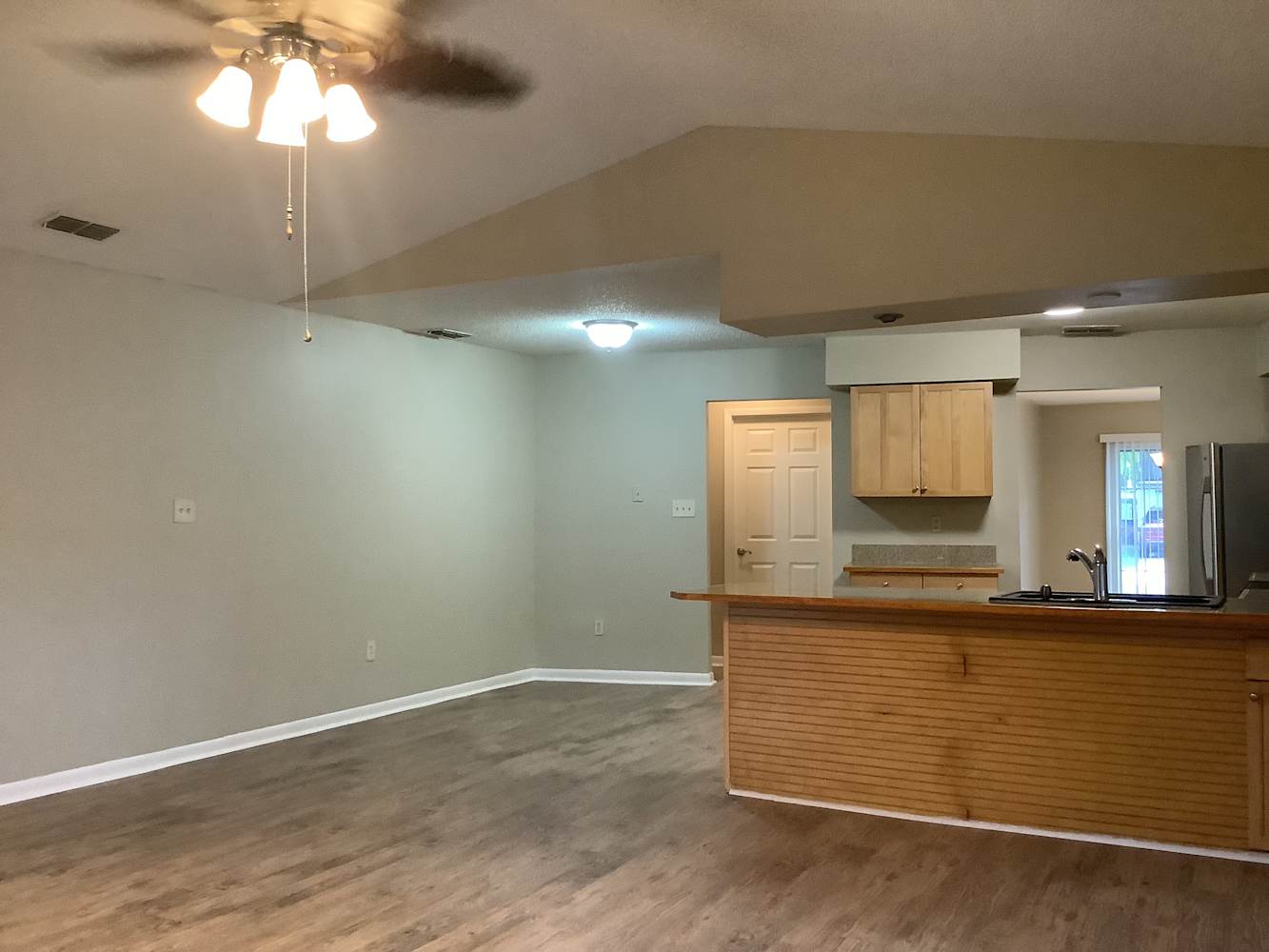 1226 Lornewood Dr photo 5