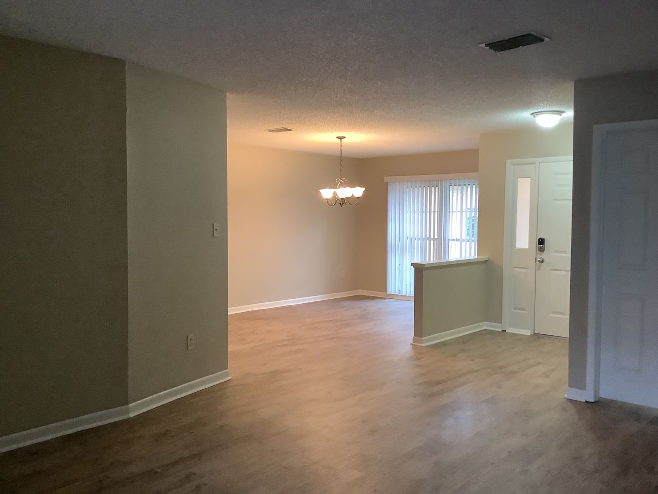 1226 Lornewood Dr photo 3