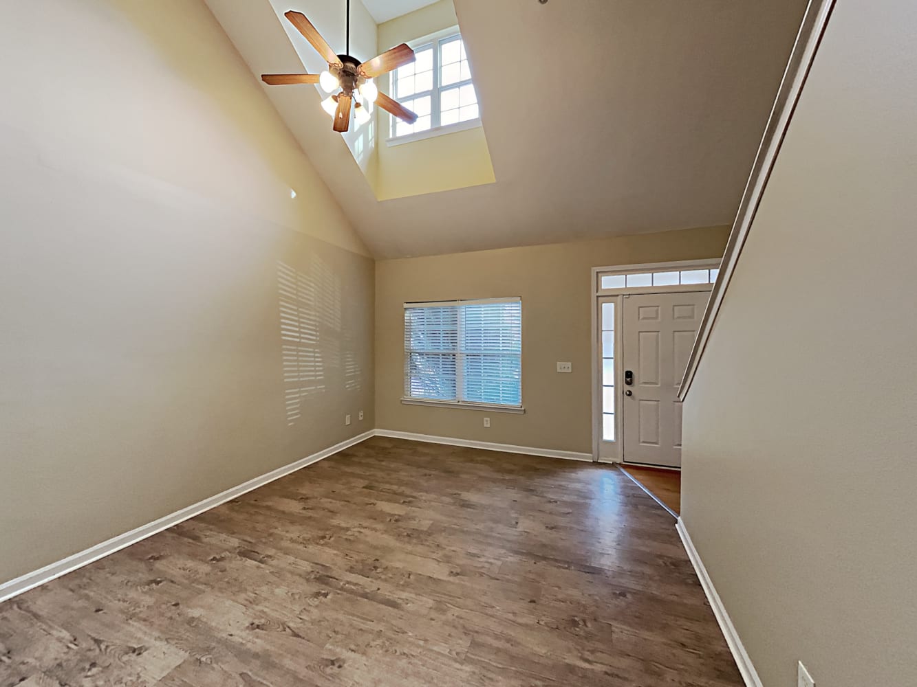 415 Pierpont Ct photo 4