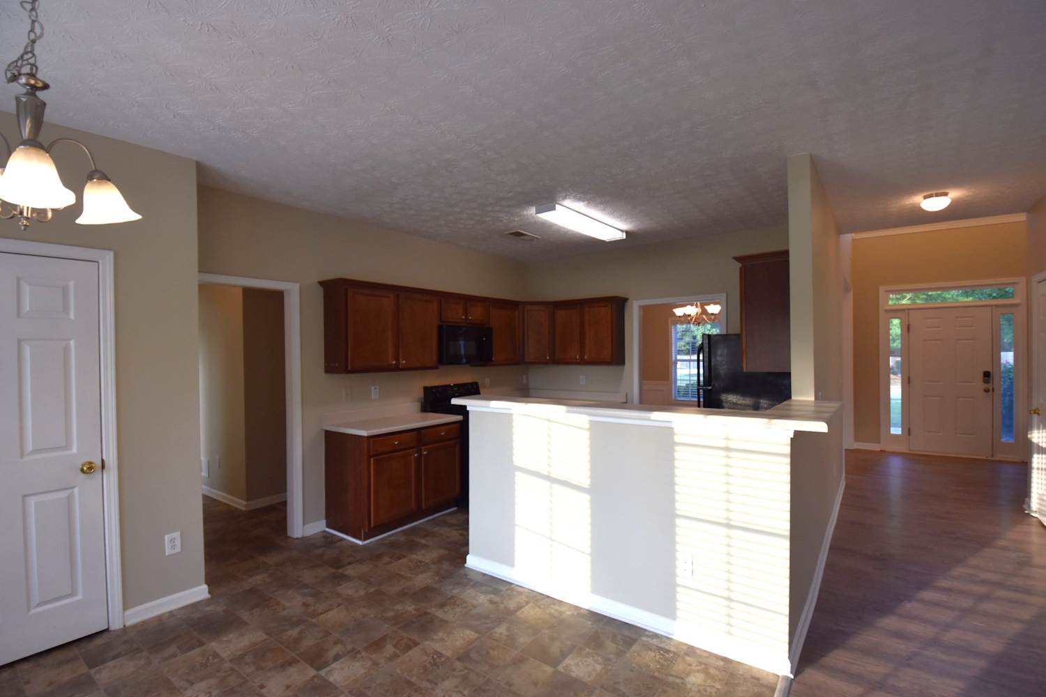 1013 Crown Landing Pkwy photo 4