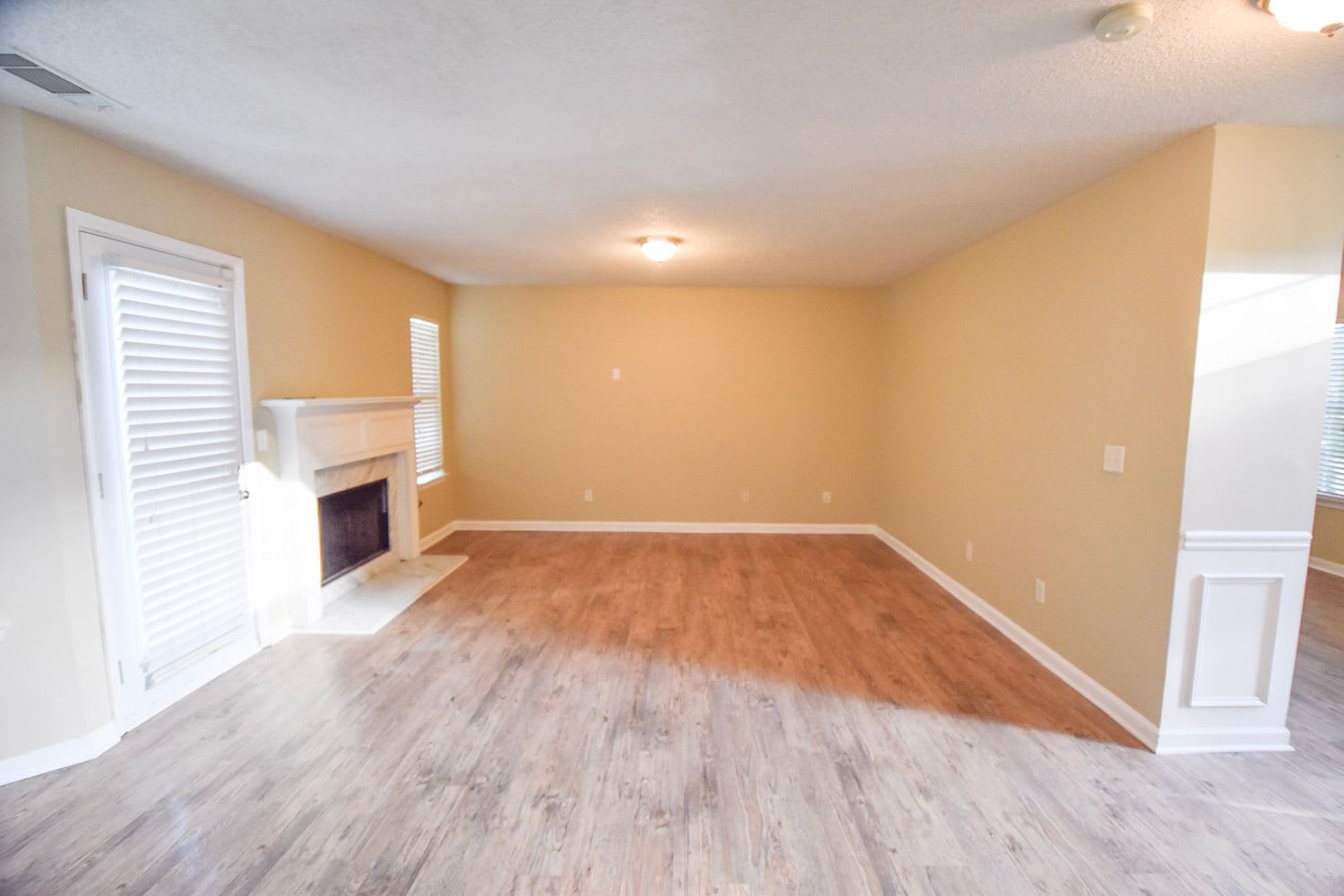 678 Assolas Ct photo 2