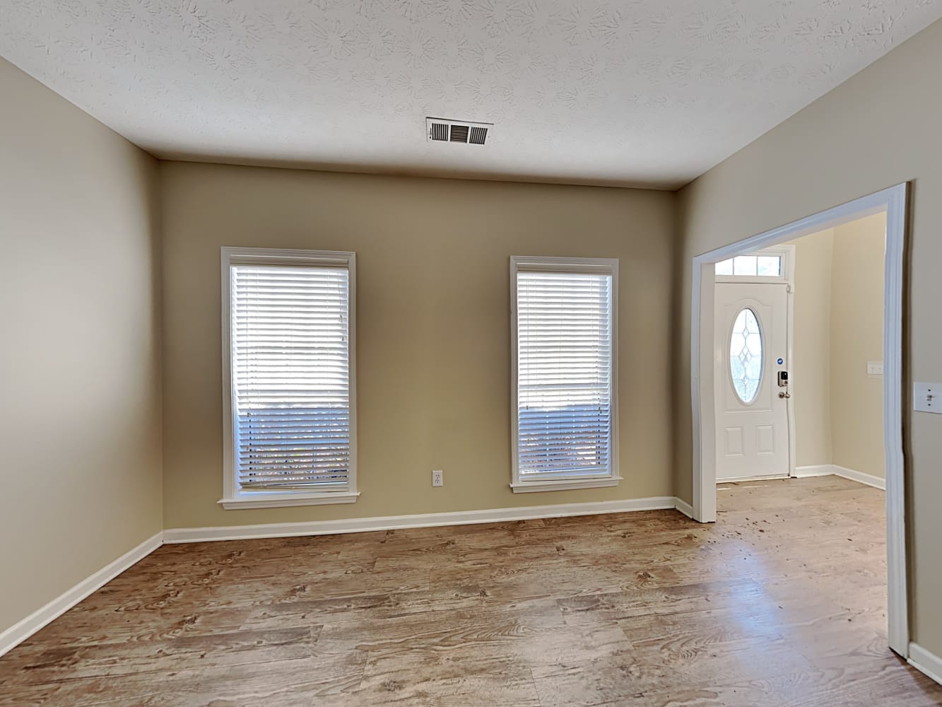 115 Masters Dr photo 4