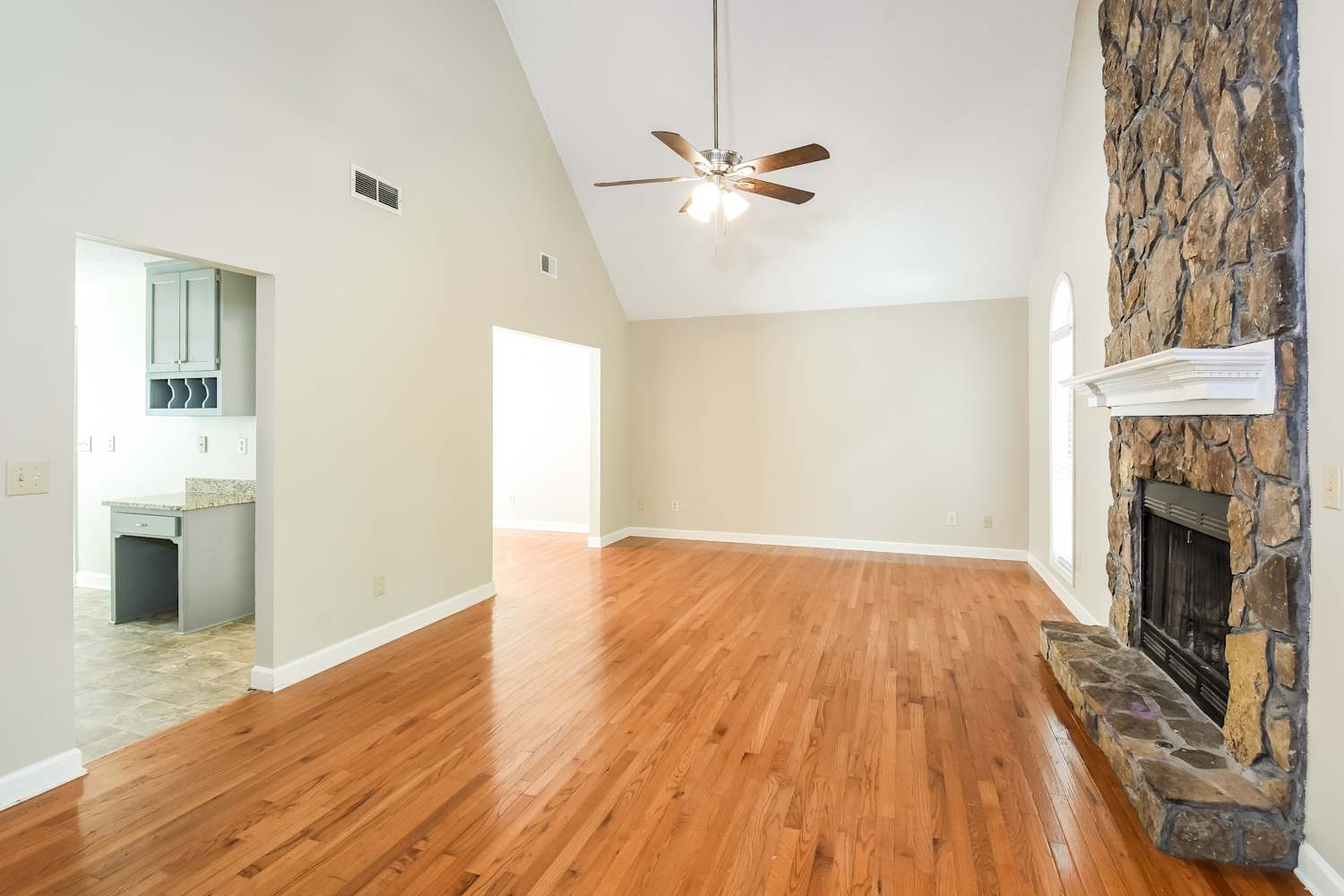 6020 Rolling Oaks Ln photo 5