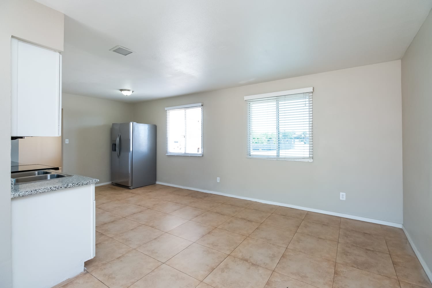 2208 N 48th Dr photo 5