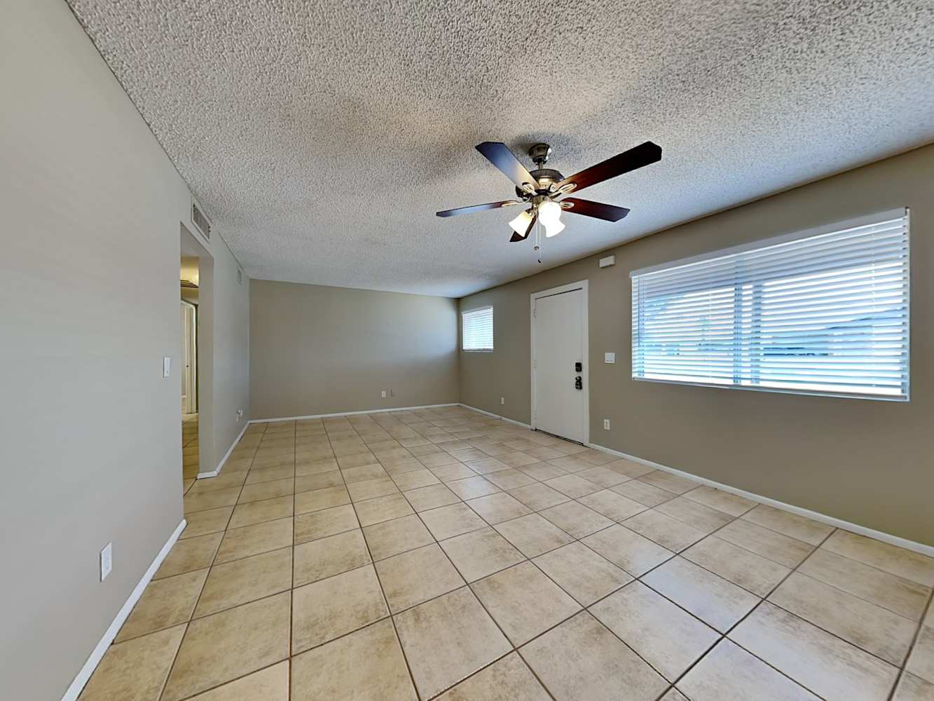 6813 W Montebello Ave photo 4