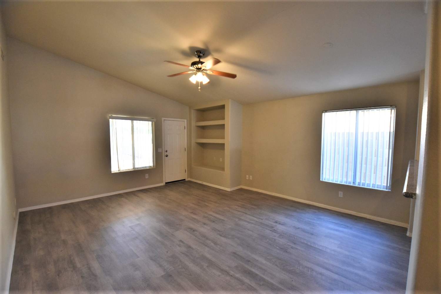 2046 N 90th Ln Phoenix, AZ 85037 photo 4