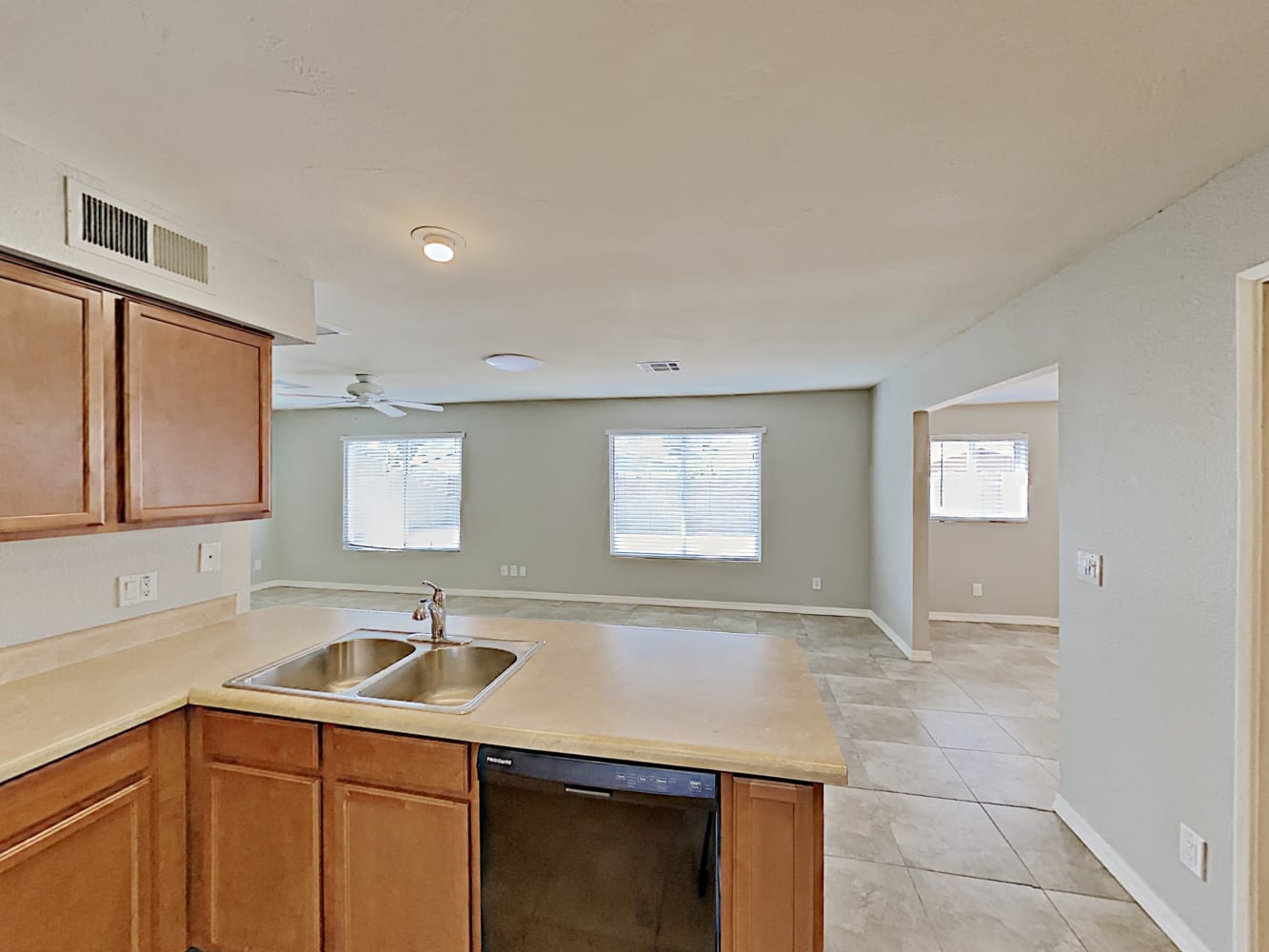 4143 E Sweetwater Ave photo 5