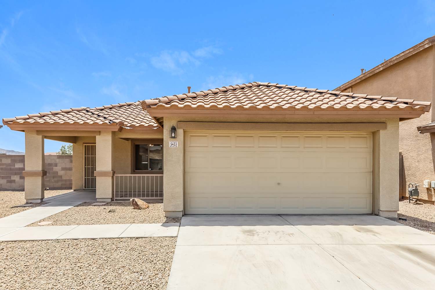 5433 W Grove St Phoenix, AZ 85339 photo 2