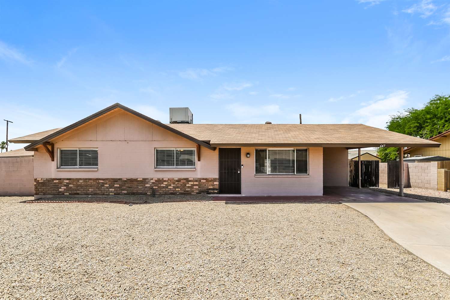 647 E Franklin Ave Mesa, AZ 85204 photo 2