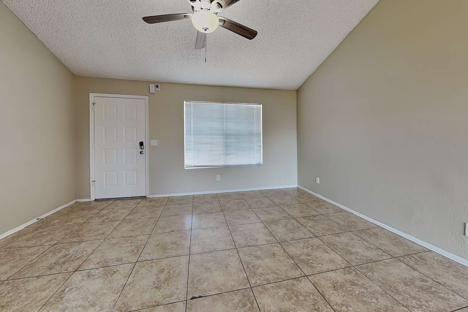 1102 E Utopia Rd Phoenix, AZ 85024 photo 4