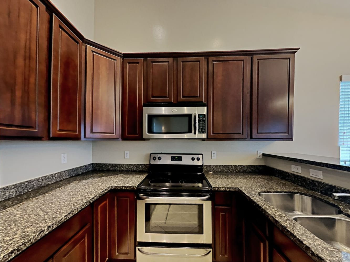17706 N 89th Dr photo 4