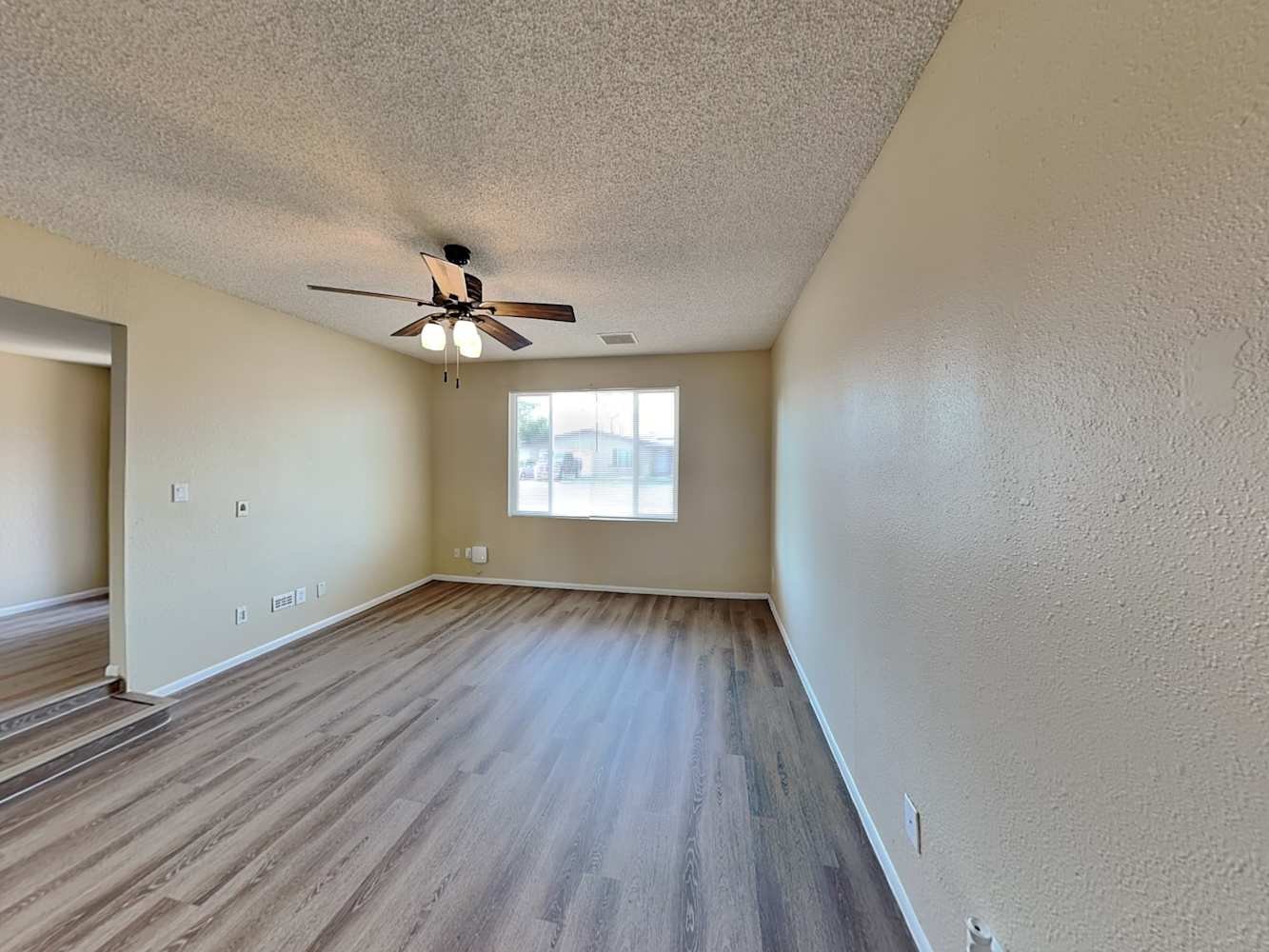 4621 W Carol Ave photo 3