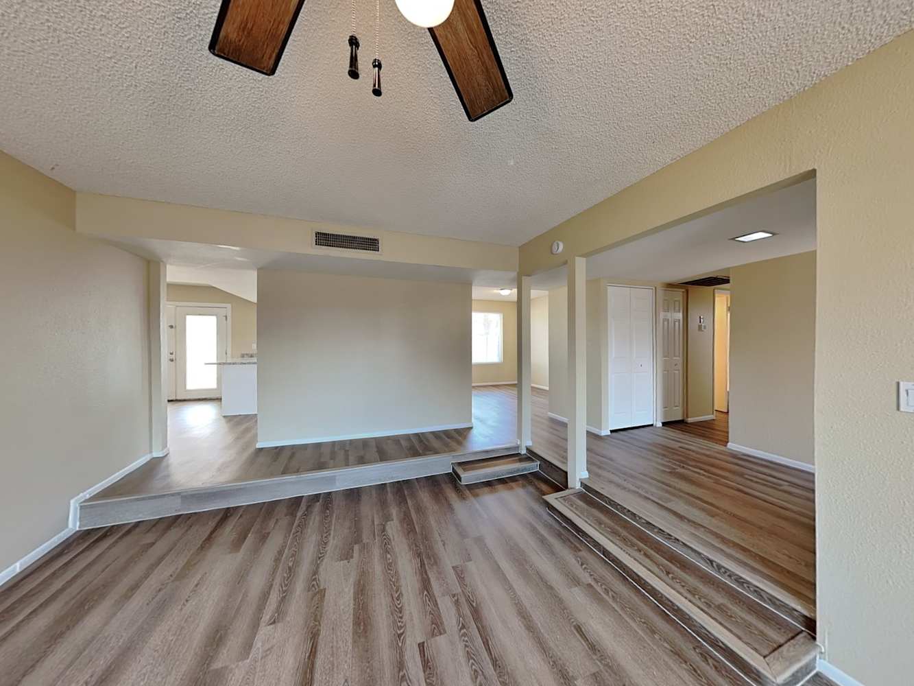 4621 W Carol Ave photo 4