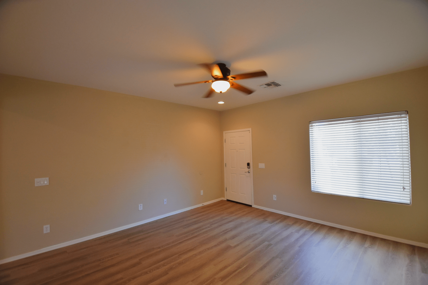 5753 W Siesta Way photo 3