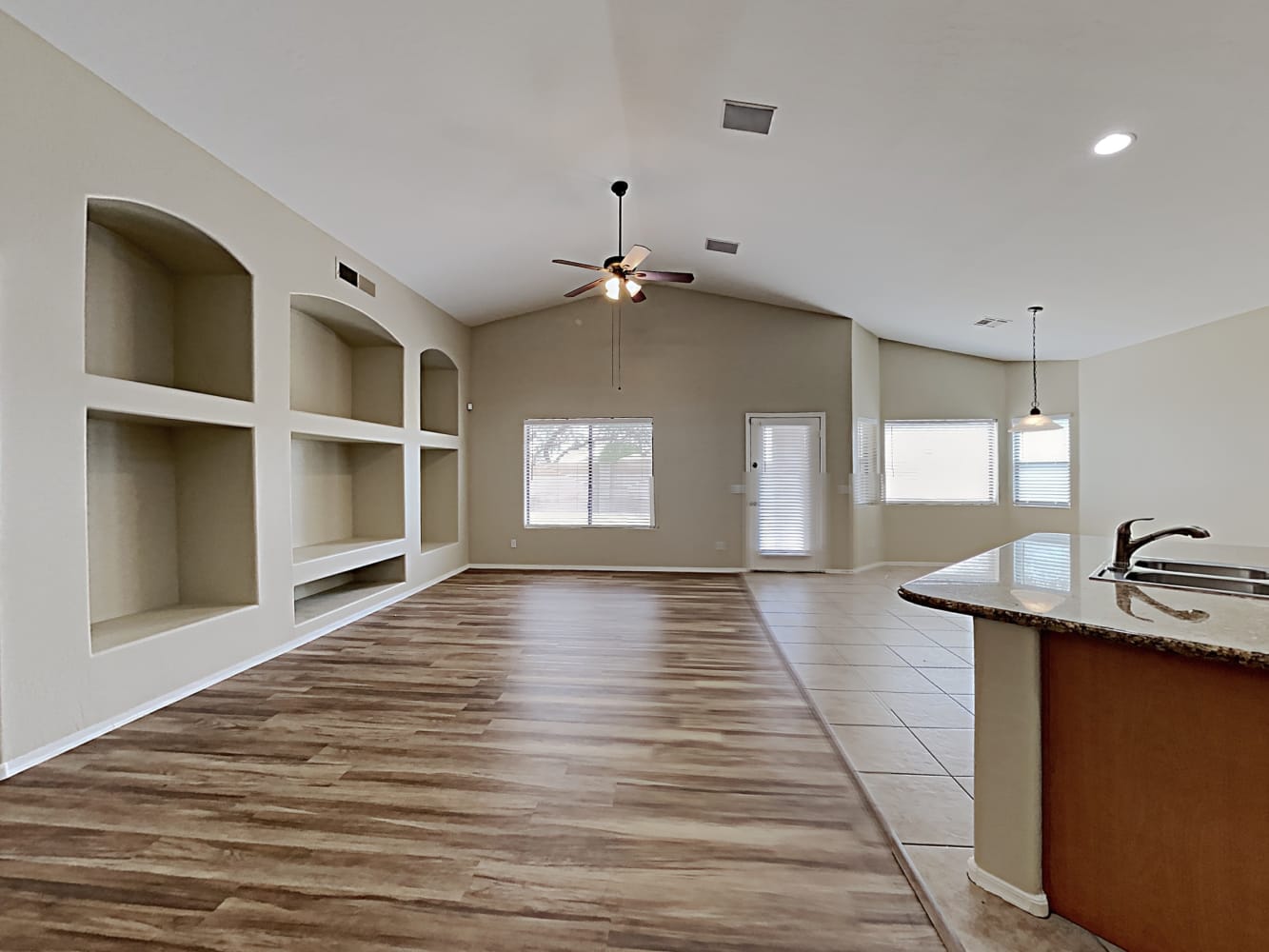 11507 E Ellis St photo 3