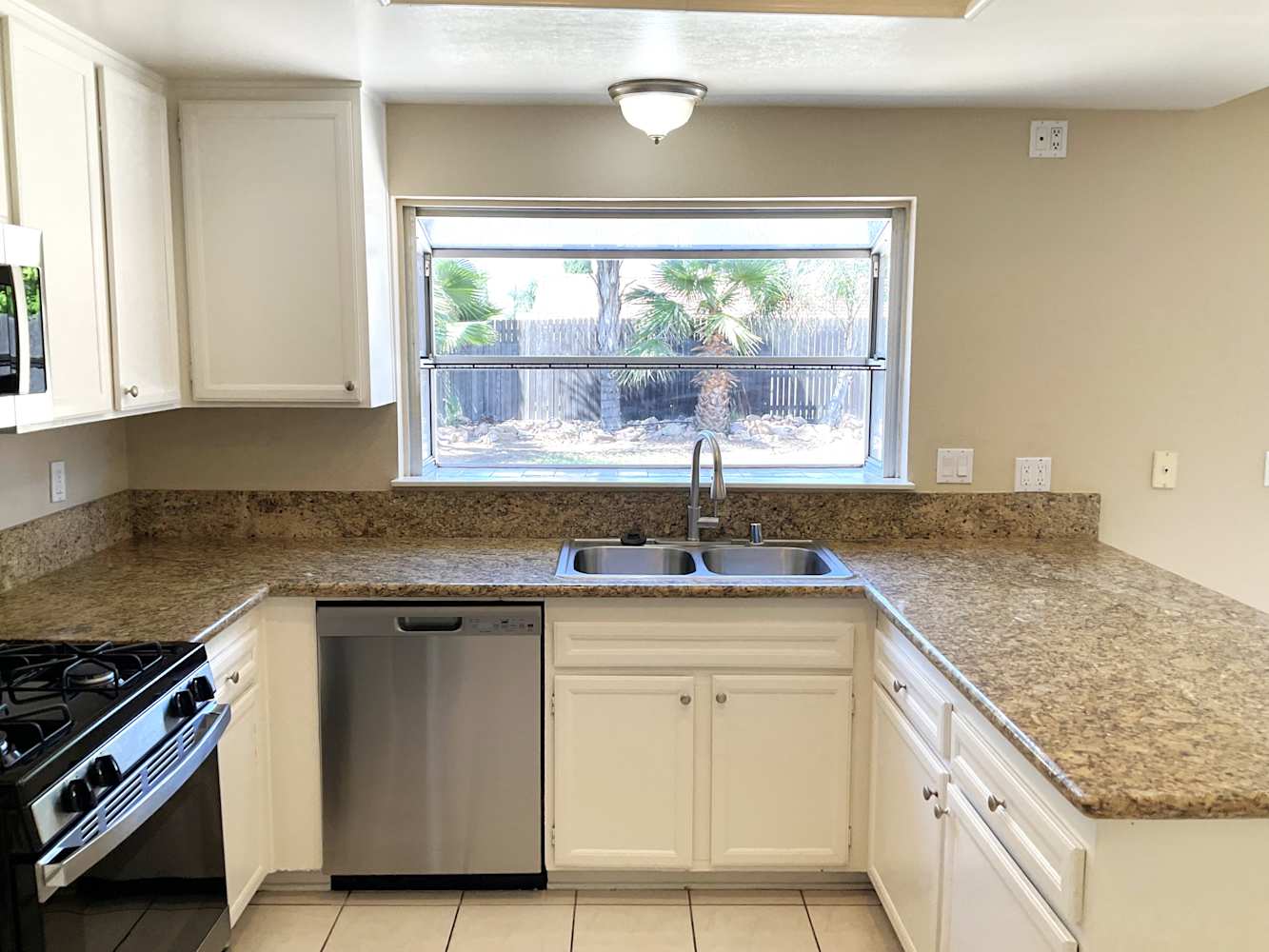 12625 Softwind Dr photo 4