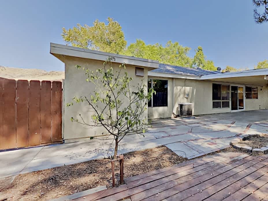 20932 Shine Dr photo 4