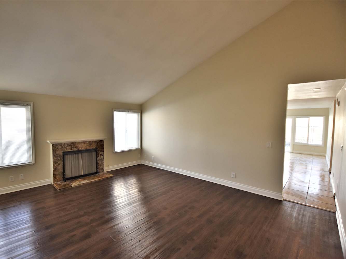 2338 Century Ave photo 4
